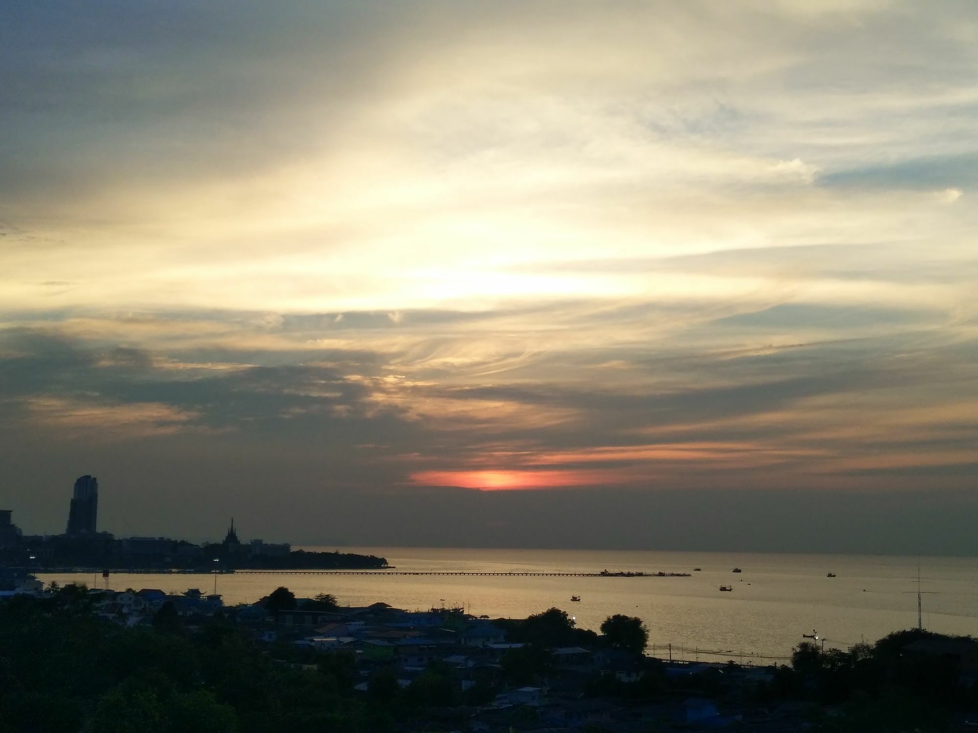 Hotel Ruenthip Pattaya Exteriér fotografie